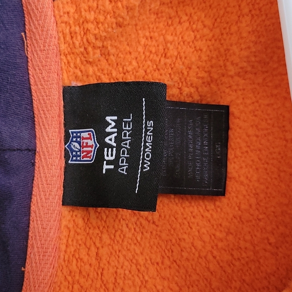 Women's Official NFL Denver Broncos hoodie size Large - Picture 4 of 5